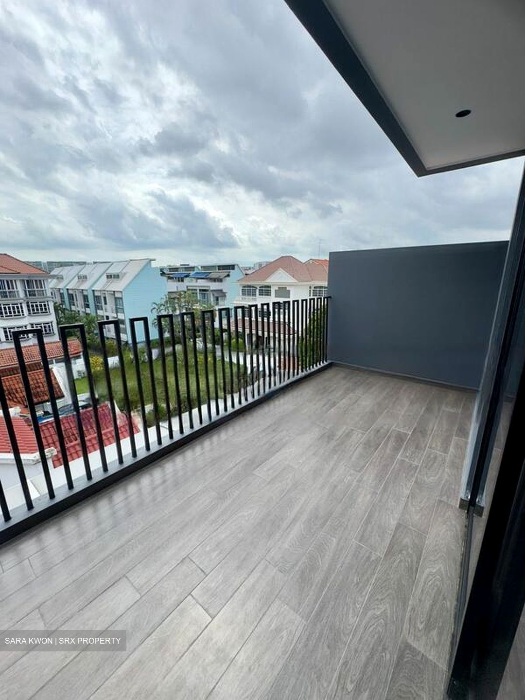 Highland Road (D19), Terrace #454342851